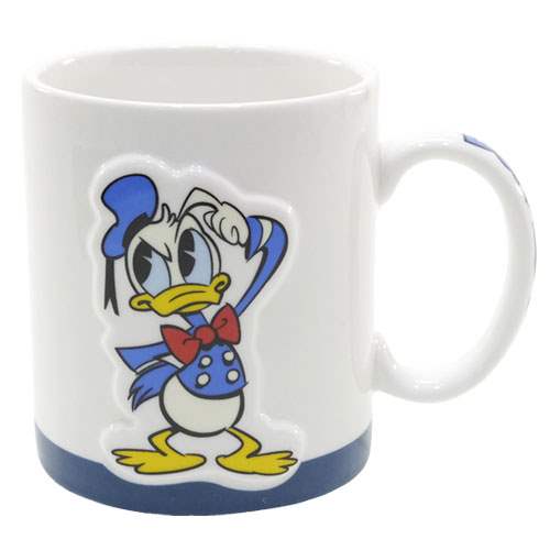 ドナルドダック ヴィンテージ スタイルマグ ◆かわいいMUG CUP ◆こちらはキャラクターがぷっ くり立体になって かわいい陶器製マグカップ ◆カラフルキュートなデザイン で飾ってインテリアに◎ ◆