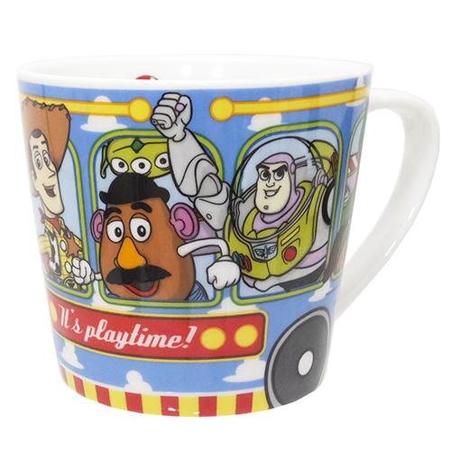 トイストーリー 陶器マグ/バス ◆大ヒット映画『TOY STORY』グッズ ◆こちらはギフトの定番アイテム 【陶器製マグカップ】 ◆コップいっぱいに可愛いイラスト がプリントされてます♪ ◆専用ボック