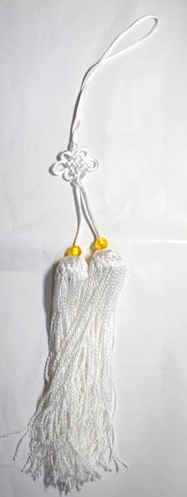 柄の穴に通して房を飾れます 全長/約50cm 入荷時期によって、多少サイズが違ったり、入っているビーズの色とかが違う場合がございますので、あらかじめご了承下さい。 この種類の剣穂は、伝線しないよう、何