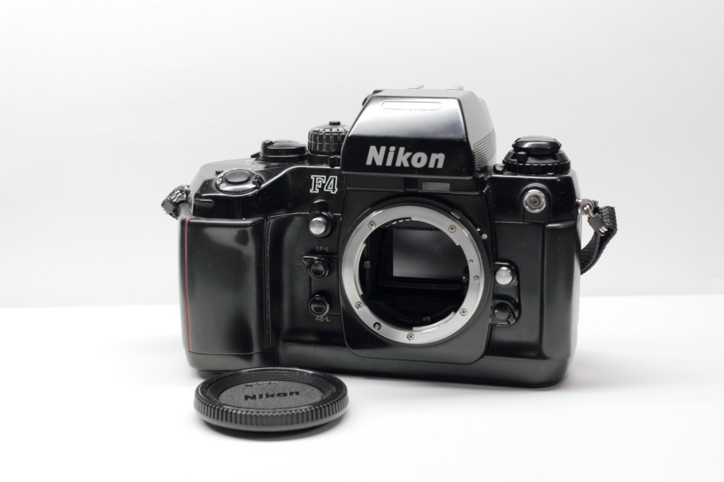 【中古 保証付 送料無料】 Nikon F4 ボディ フィルムカメラ/一眼レフカメラ ニコン/一眼レフカメラ 初心者/送料無料